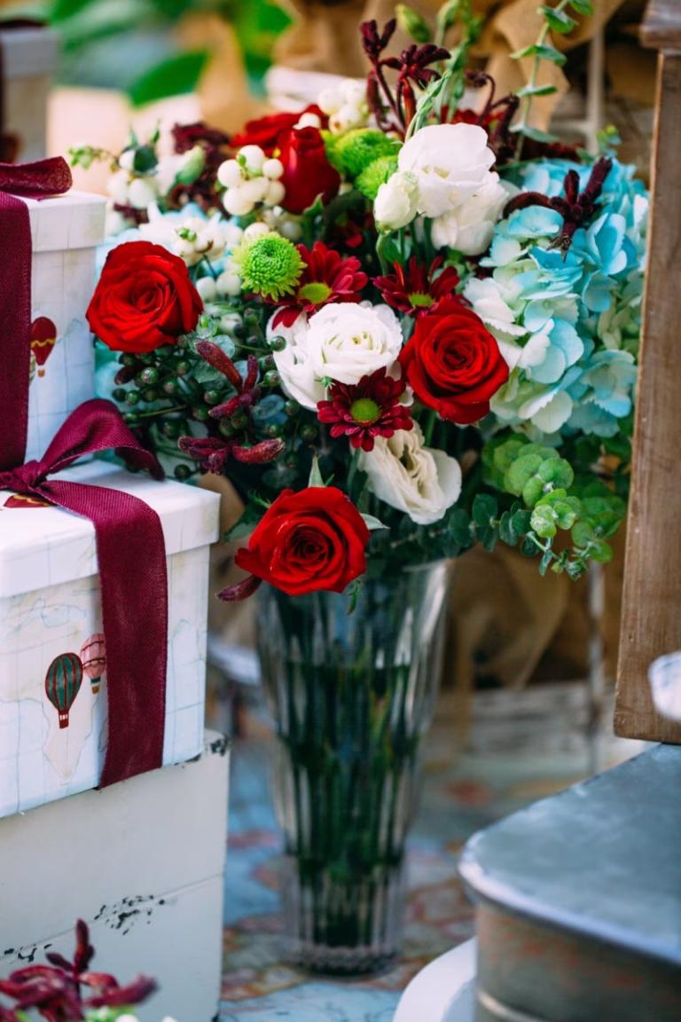 Εντυπωσιακή βάπτιση αγοριού στην Αθήνα με θέμα το αερόστατο