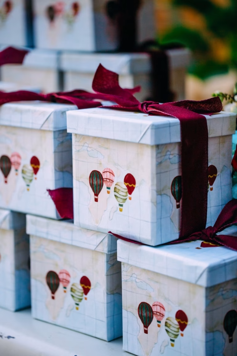 Εντυπωσιακή βάπτιση αγοριού στην Αθήνα με θέμα το αερόστατο